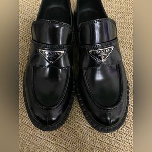 Prada loafer, size 37,Black
